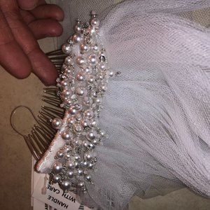 David’s Bridal White One Tier Cathedral Veil